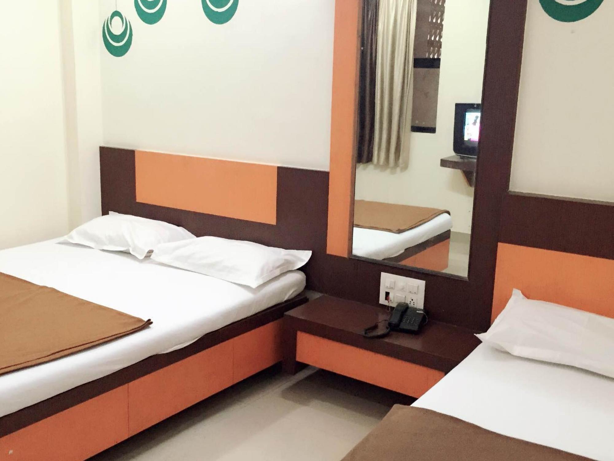 Hotel Disha Palace Shirdi Luaran gambar
