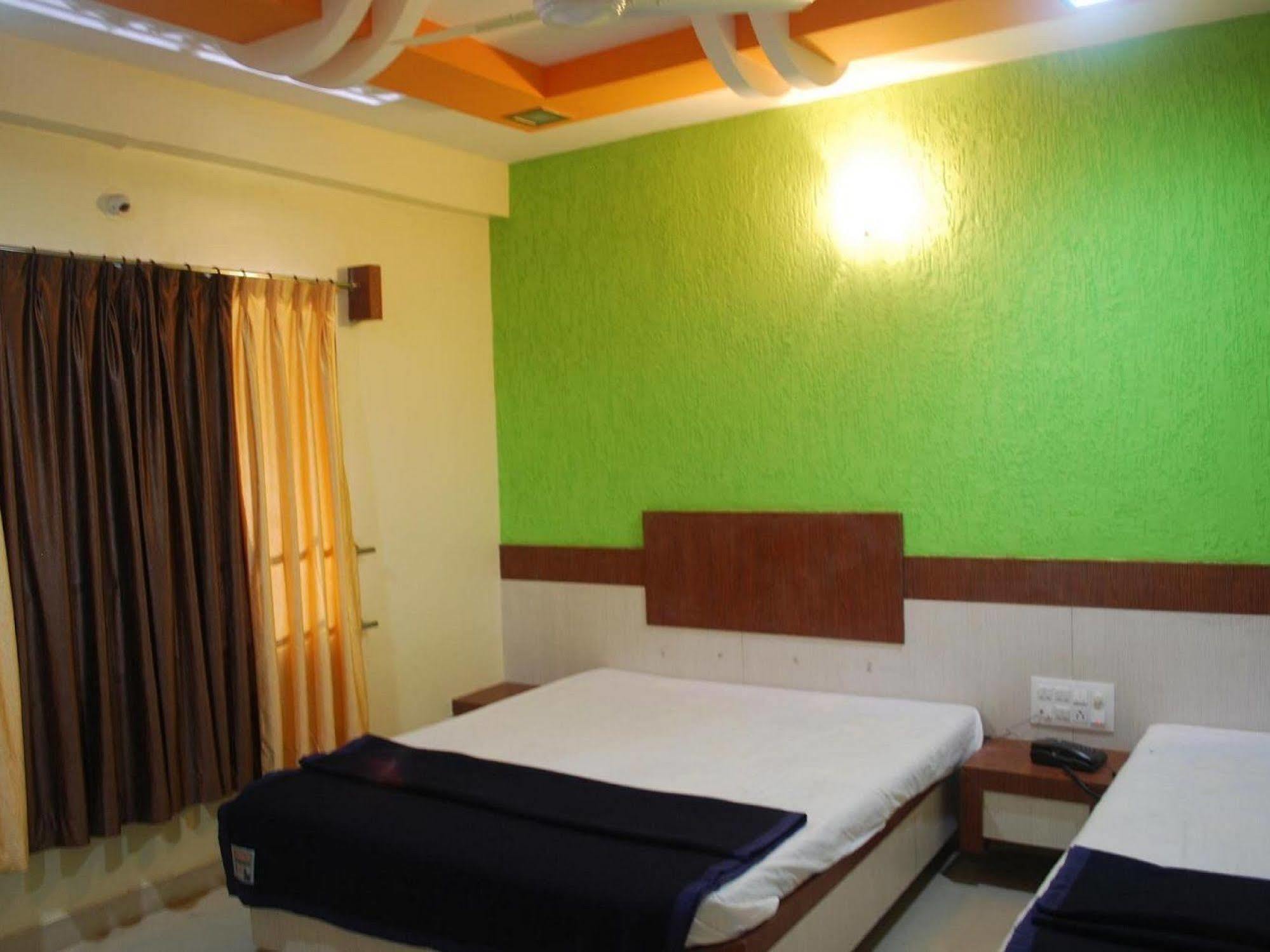 Hotel Disha Palace Shirdi Luaran gambar