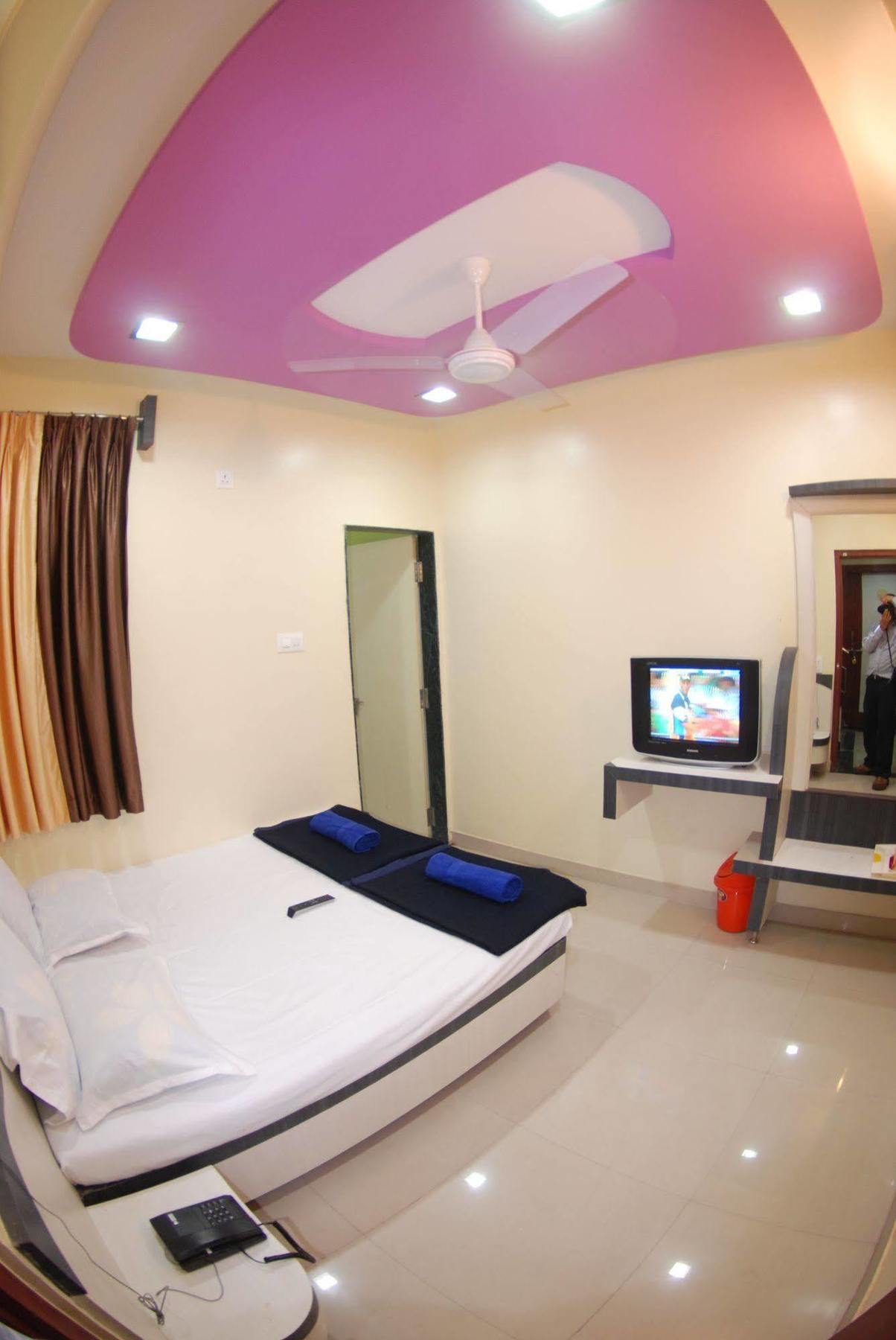 Hotel Disha Palace Shirdi Luaran gambar