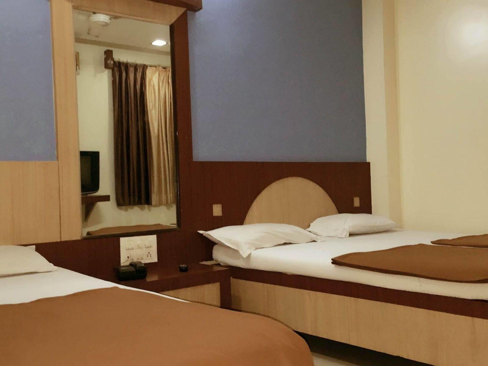 Hotel Disha Palace Shirdi Luaran gambar