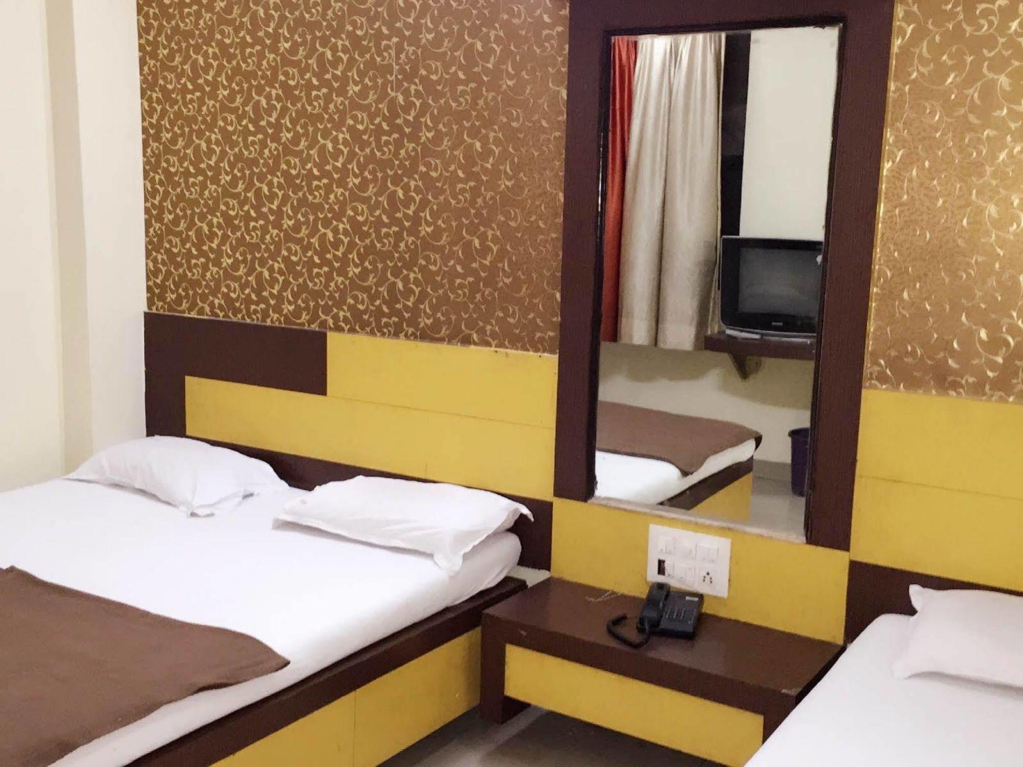 Hotel Disha Palace Shirdi Luaran gambar
