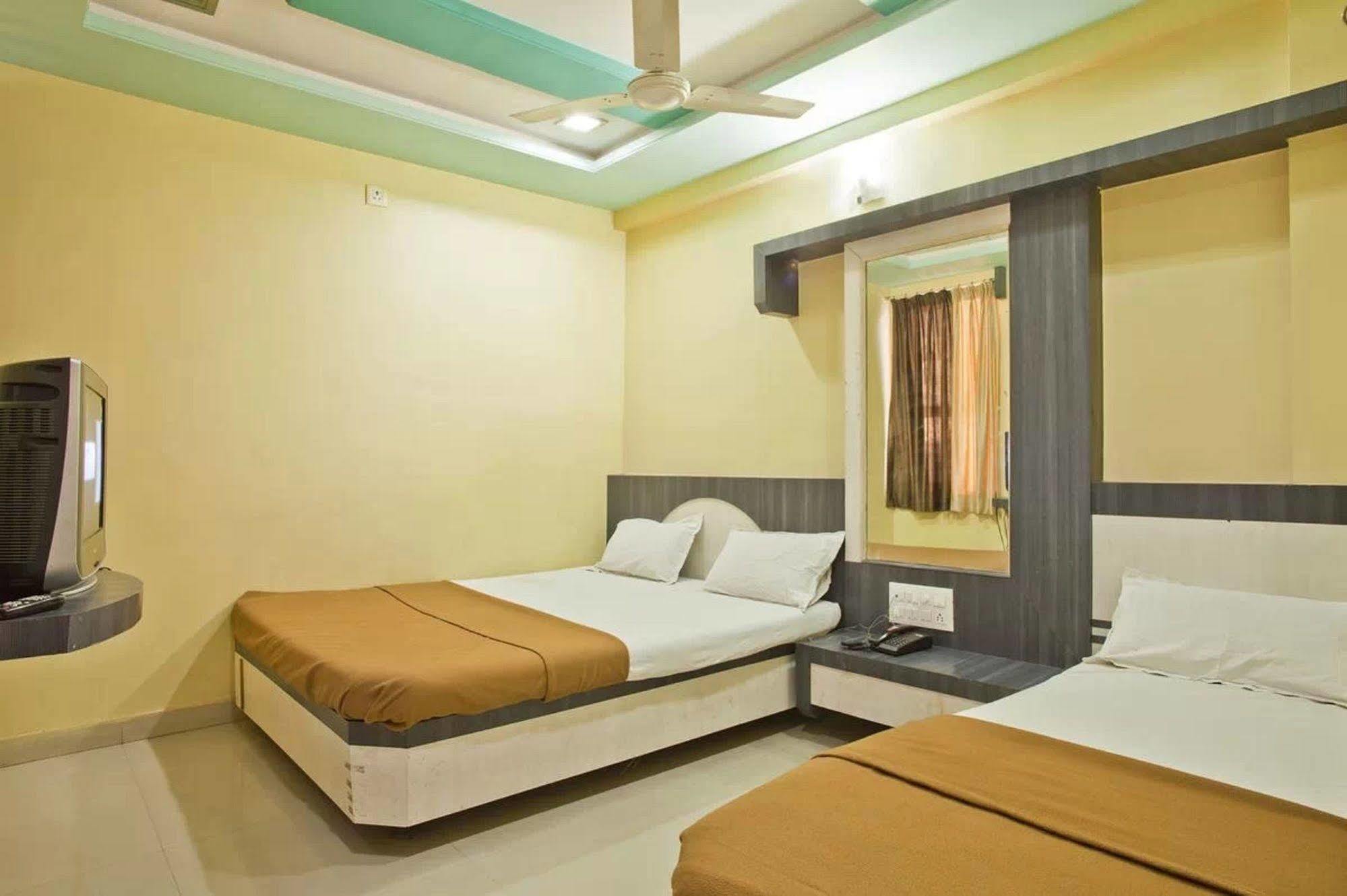 Hotel Disha Palace Shirdi Luaran gambar