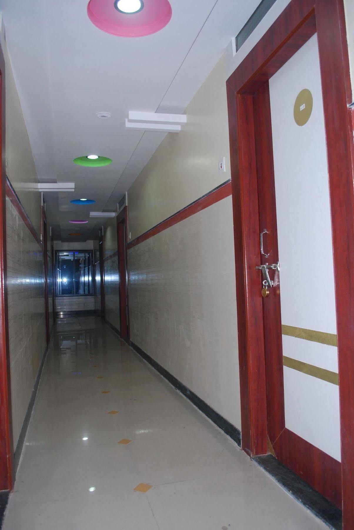Hotel Disha Palace Shirdi Luaran gambar
