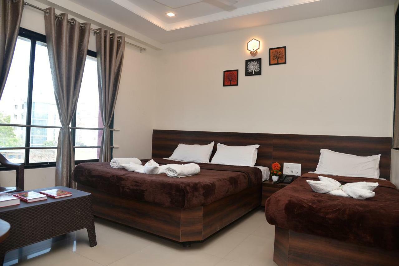 Hotel Disha Palace Shirdi Luaran gambar