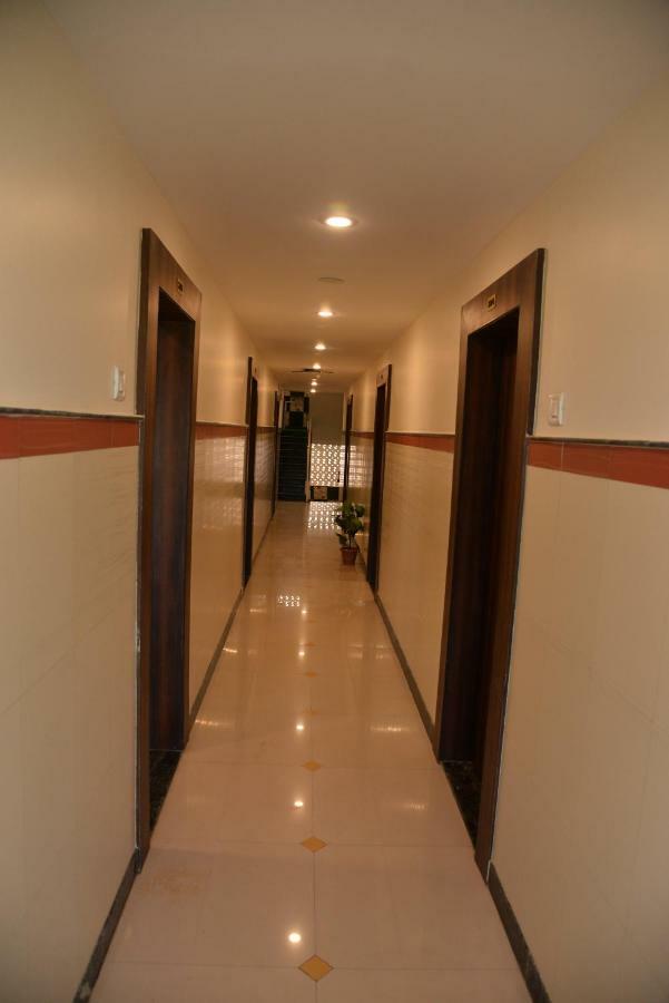 Hotel Disha Palace Shirdi Luaran gambar