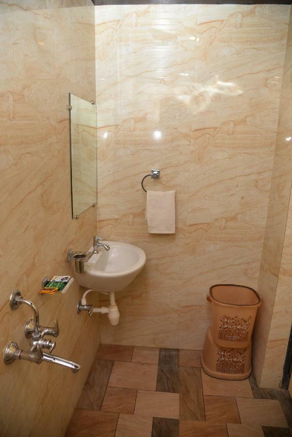 Hotel Disha Palace Shirdi Luaran gambar