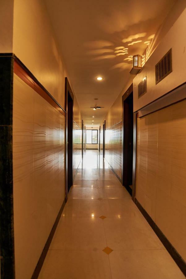 Hotel Disha Palace Shirdi Luaran gambar