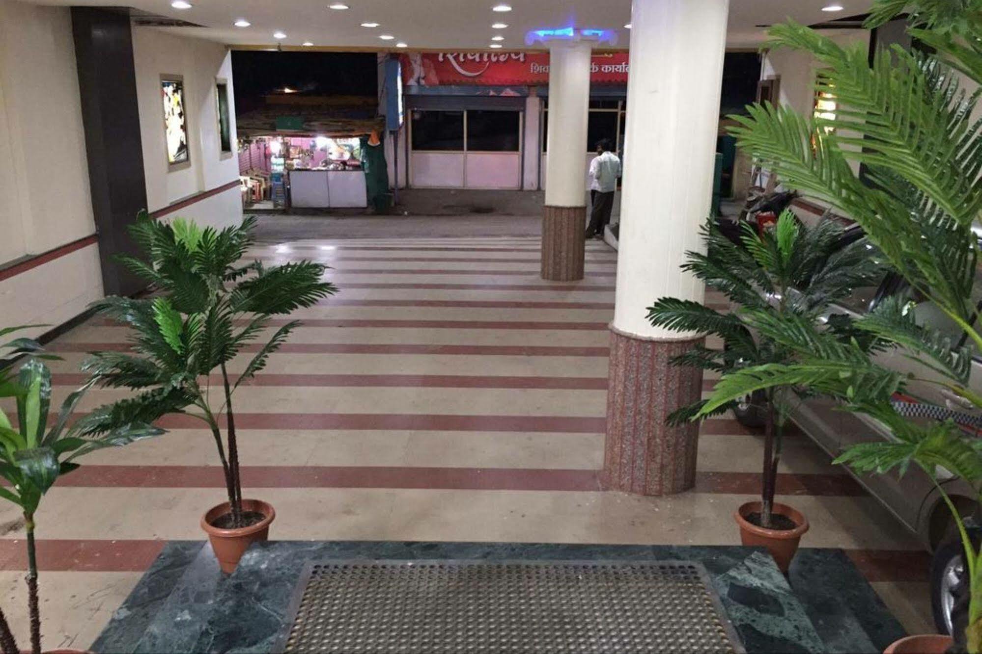 Hotel Disha Palace Shirdi Luaran gambar